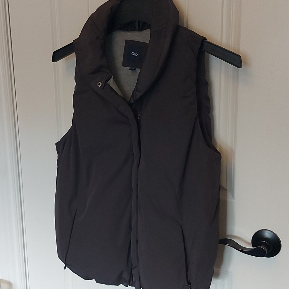 Gap vest